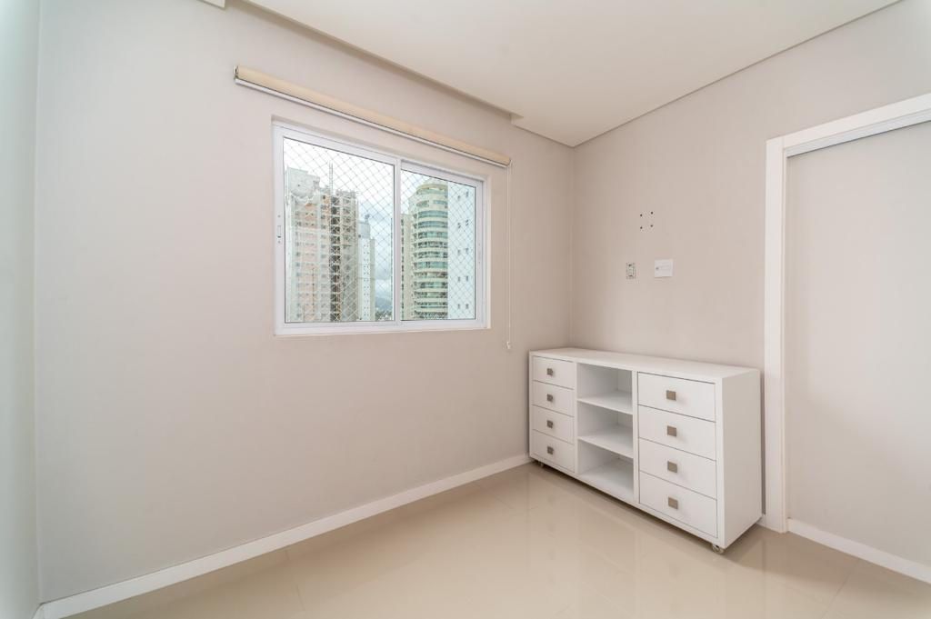 Apartamento à venda com 3 quartos, 121m² - Foto 21