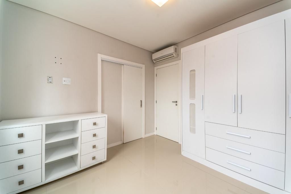 Apartamento à venda com 3 quartos, 121m² - Foto 20