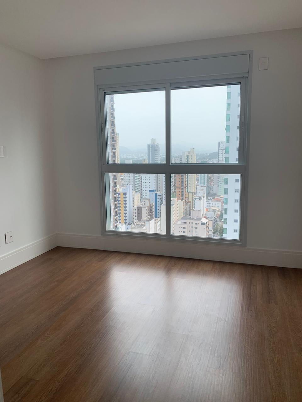 Apartamento à venda com 3 quartos, 151m² - Foto 3