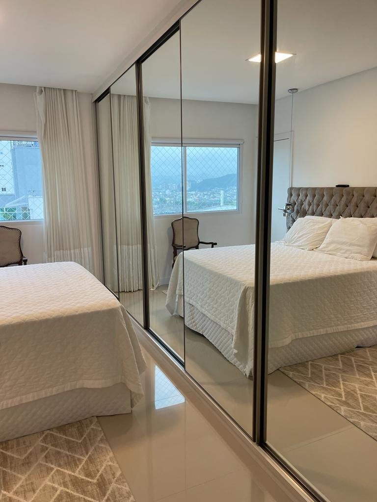 Apartamento à venda com 3 quartos, 121m² - Foto 19