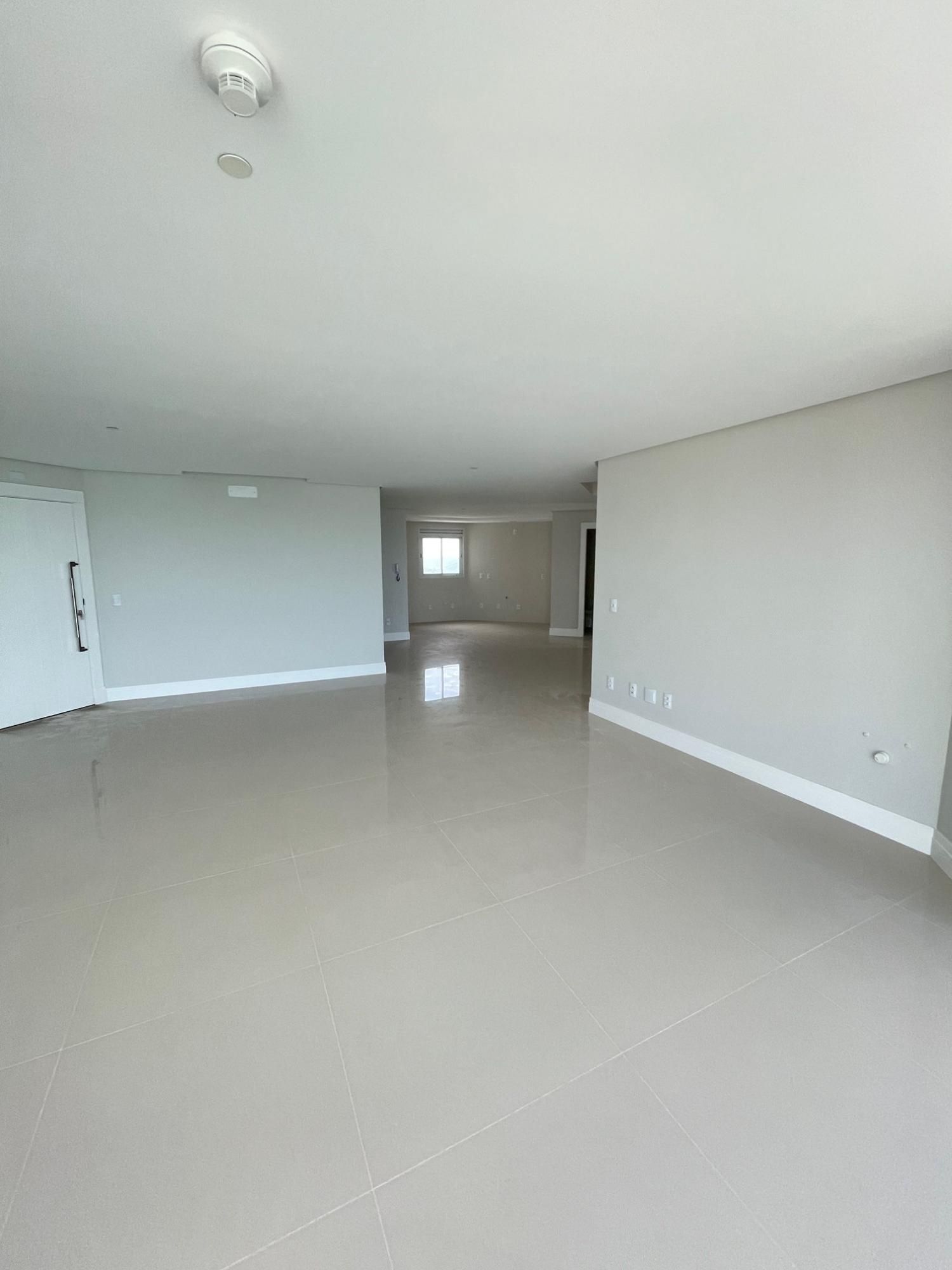 Apartamento à venda com 3 quartos, 165m² - Foto 2