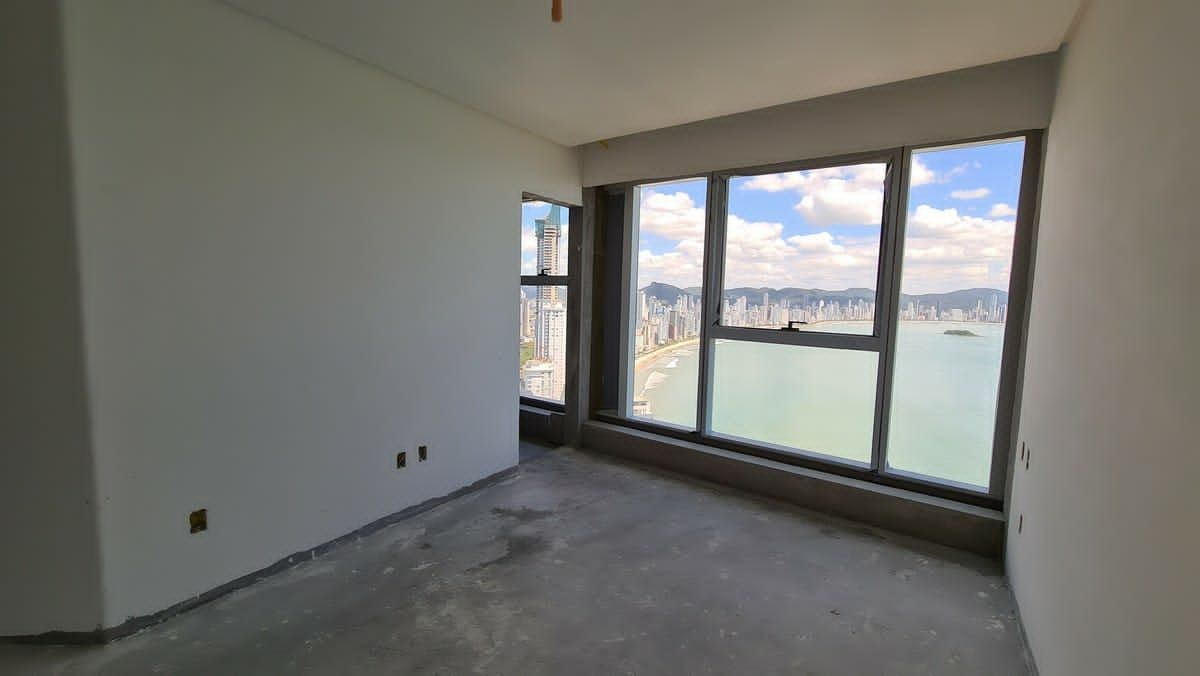 Apartamento à venda com 4 quartos, 257m² - Foto 3