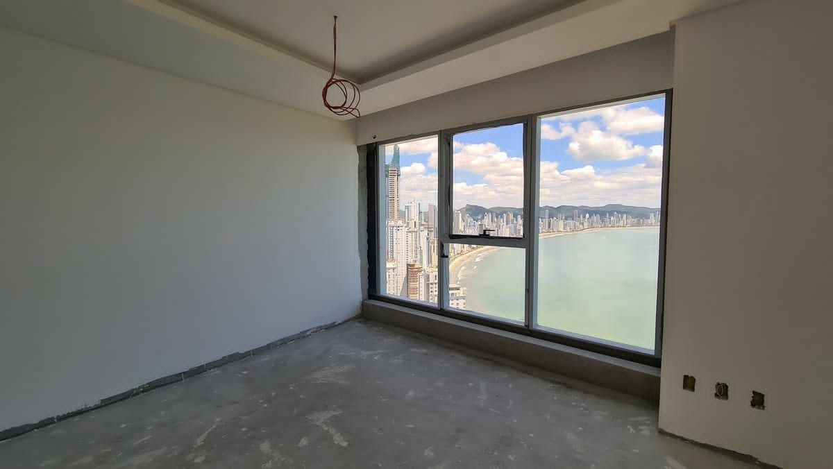 Apartamento à venda com 4 quartos, 257m² - Foto 13