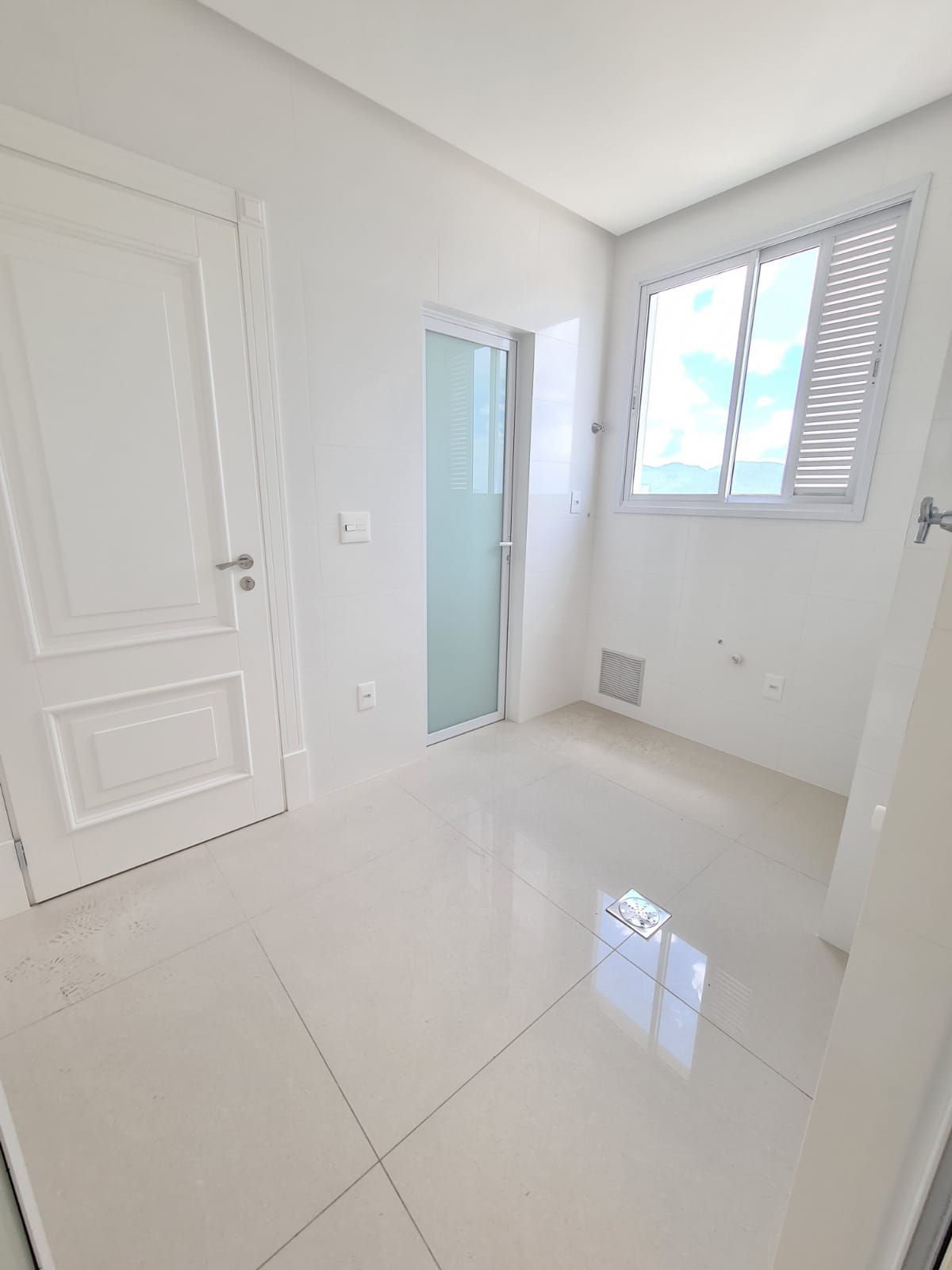 Apartamento à venda com 4 quartos, 170m² - Foto 5