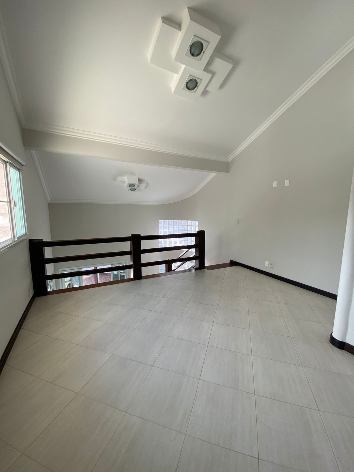 Casa à venda com 3 quartos, 250m² - Foto 9