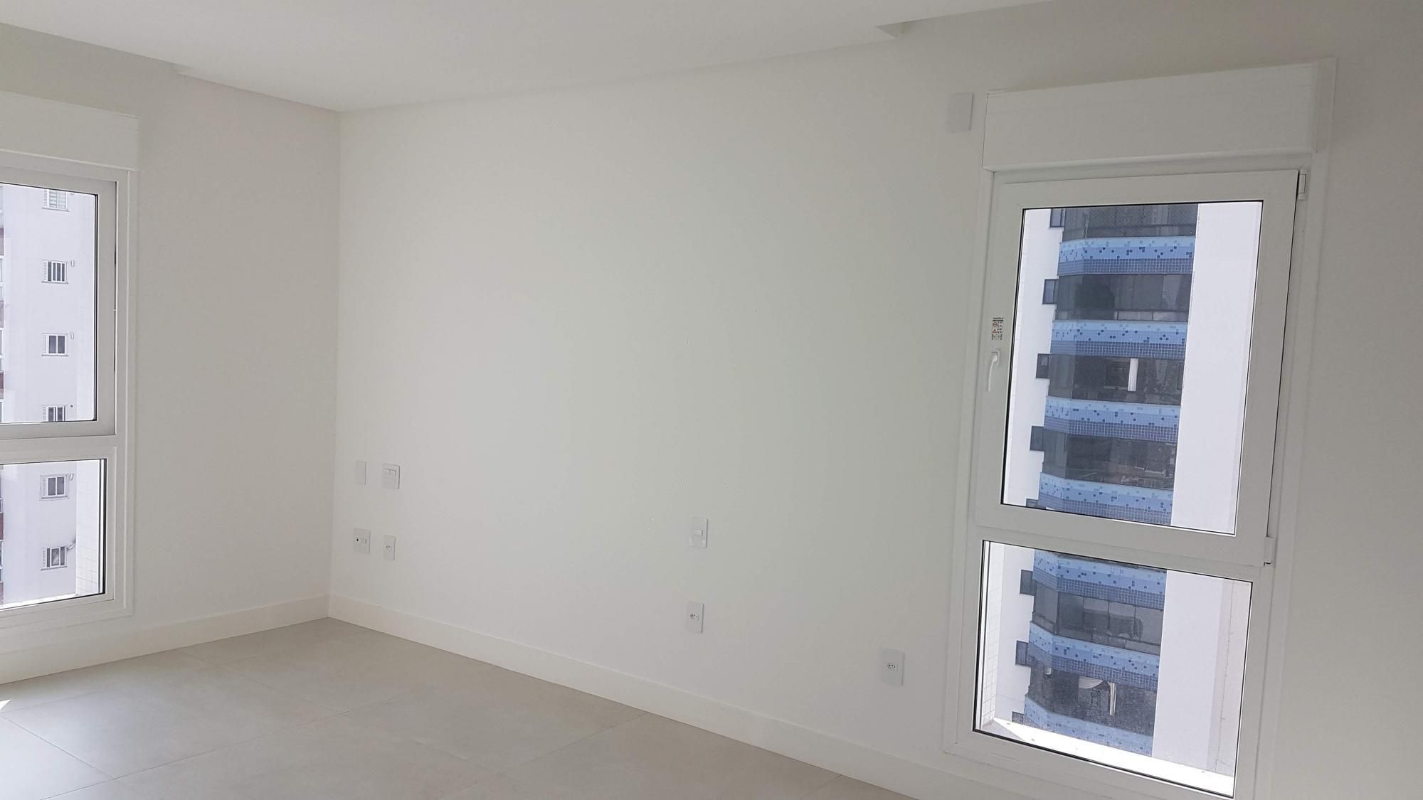 Apartamento à venda com 3 quartos, 137m² - Foto 9