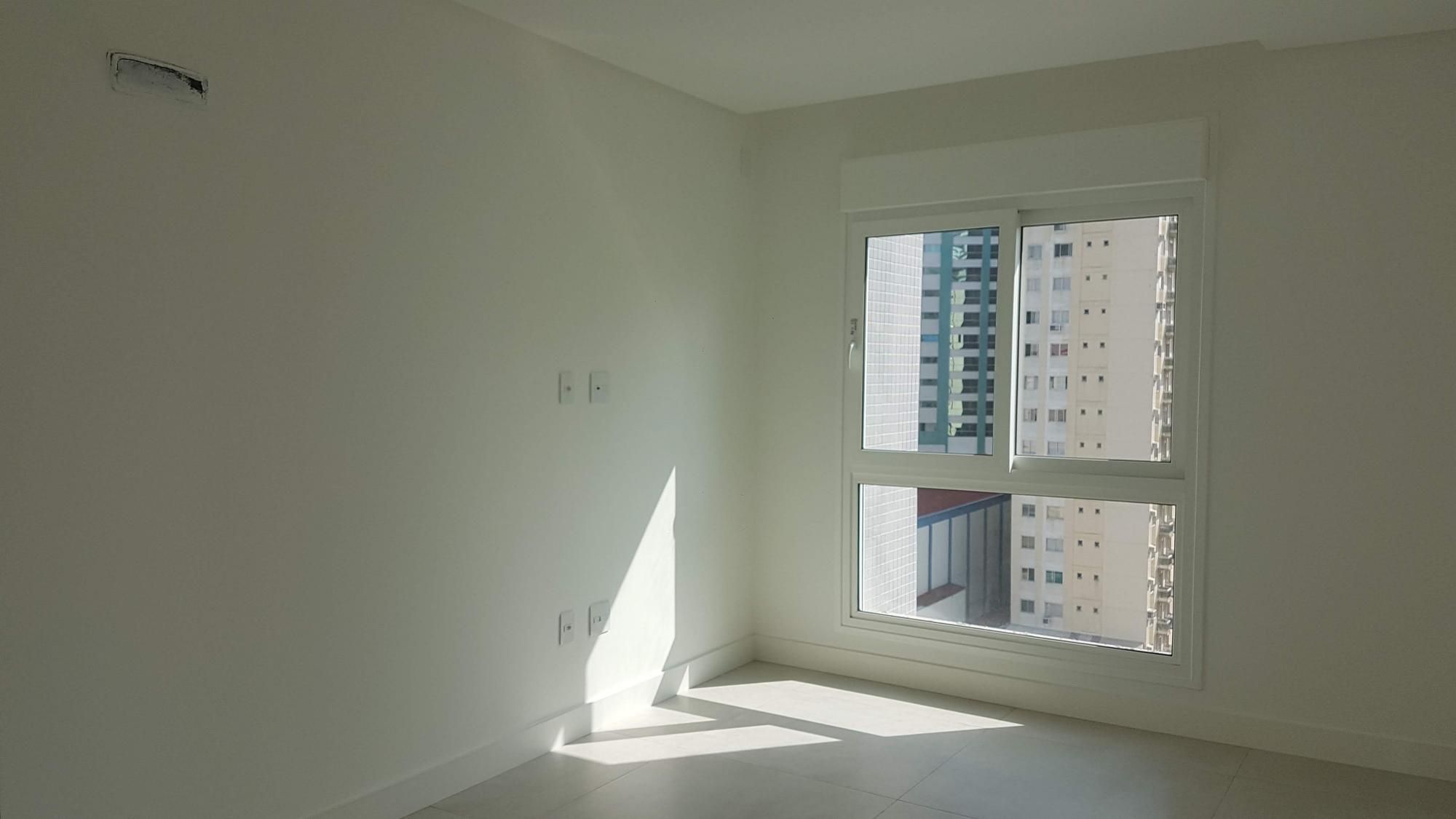 Apartamento à venda com 3 quartos, 137m² - Foto 10