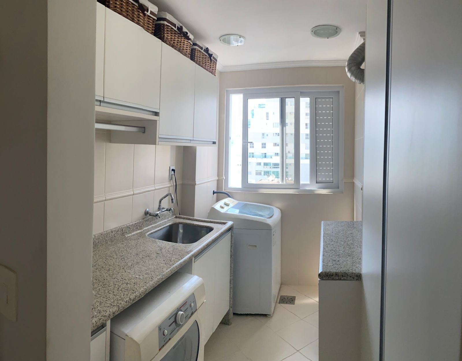 Apartamento à venda com 4 quartos, 237m² - Foto 6