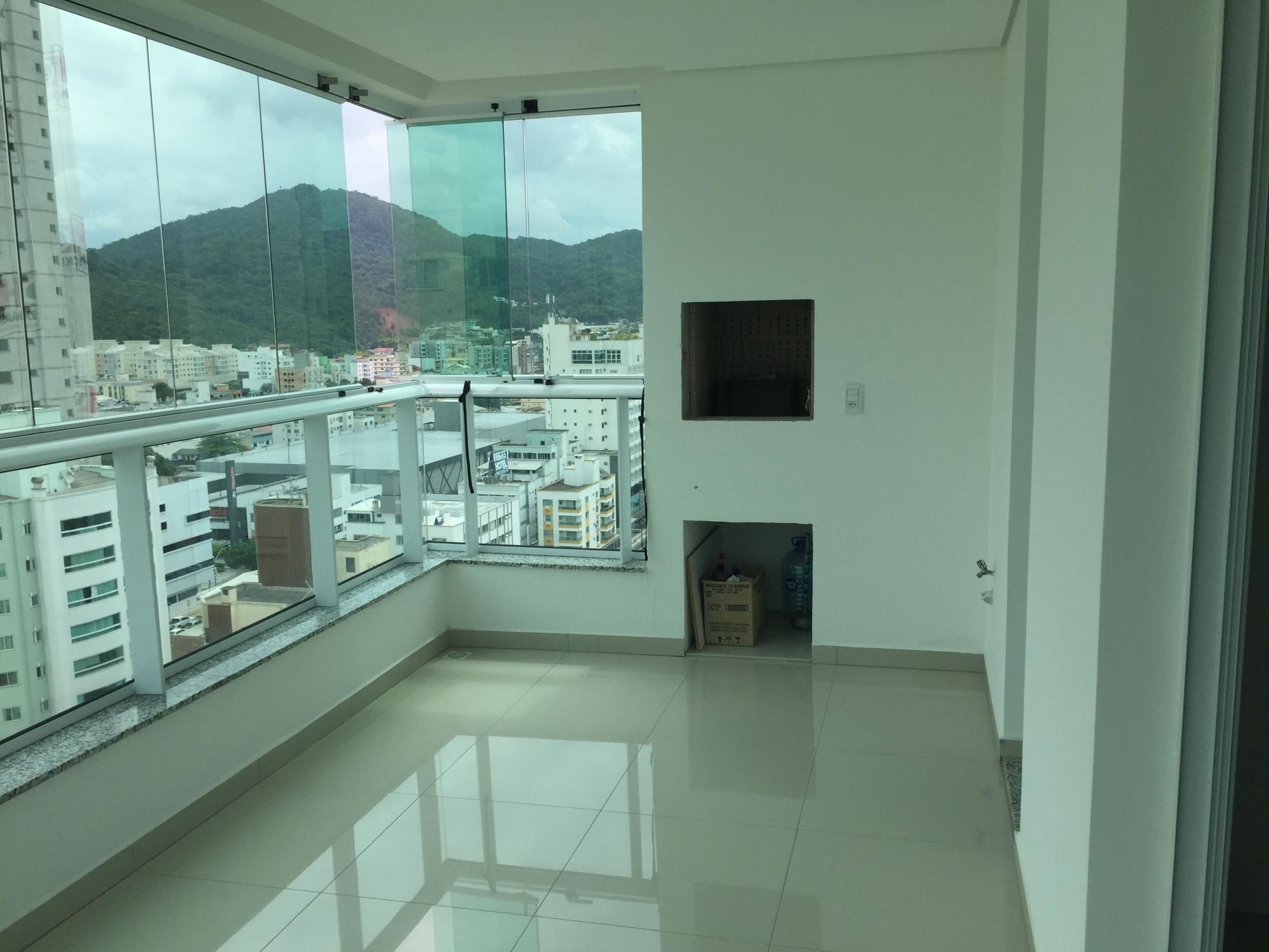 Apartamento à venda com 3 quartos, 115m² - Foto 2