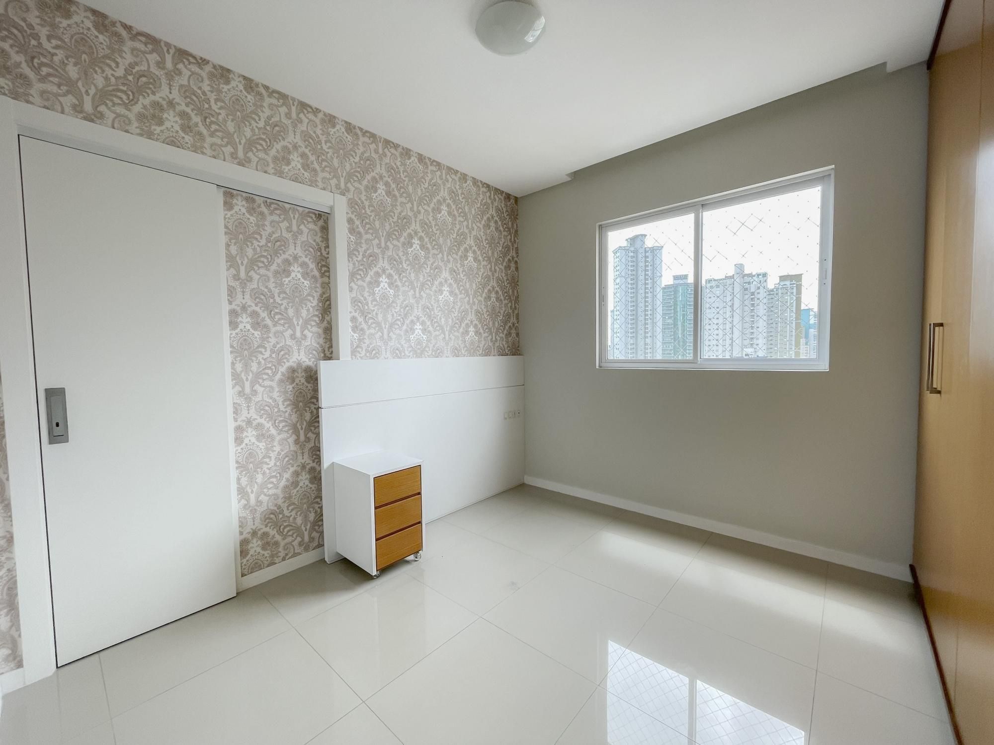 Apartamento à venda com 4 quartos, 143m² - Foto 13