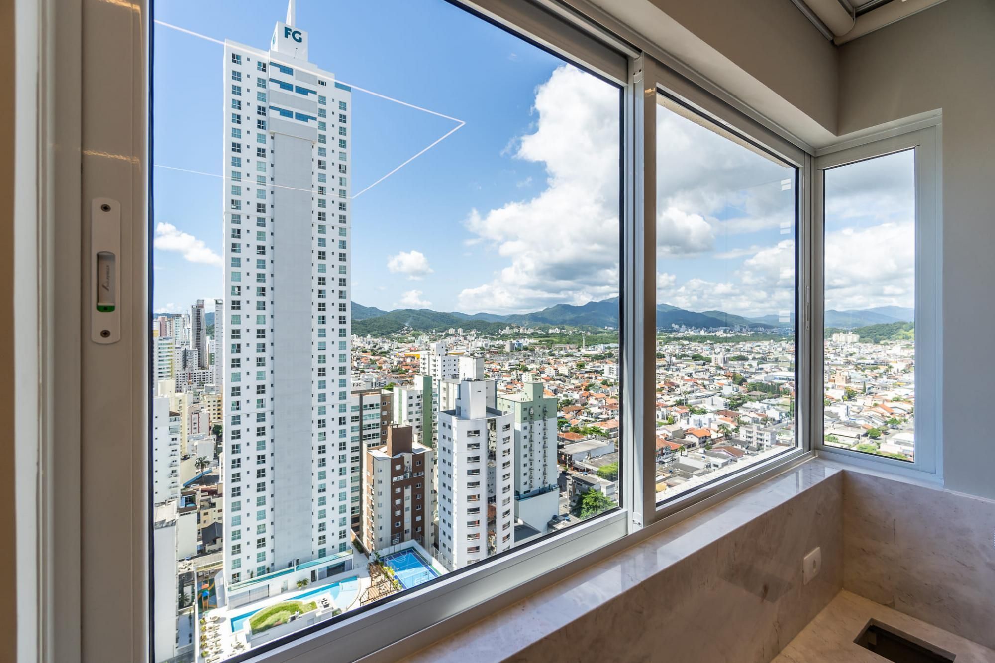 Apartamento à venda com 4 quartos, 143m² - Foto 6