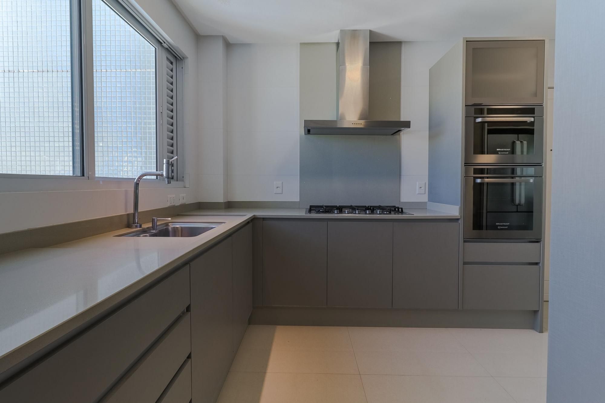 Apartamento à venda com 4 quartos, 180m² - Foto 9