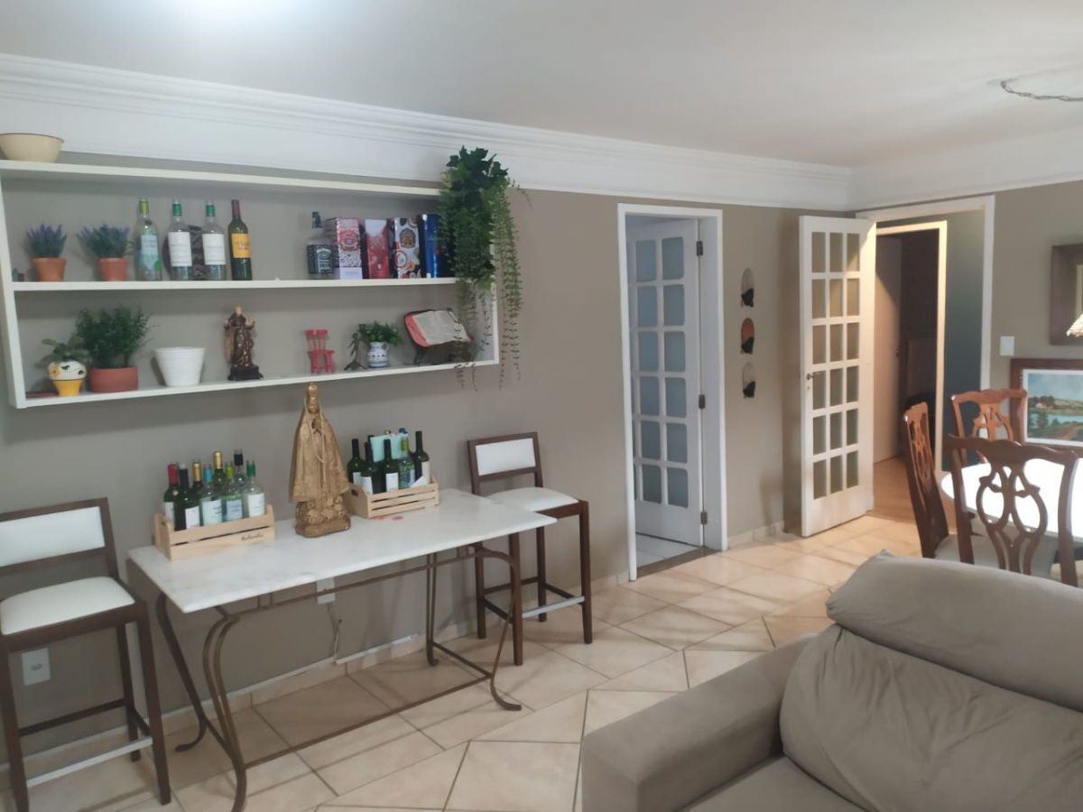 Apartamento à venda com 3 quartos, 184m² - Foto 2