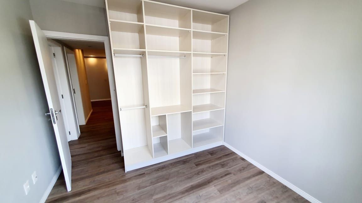 Apartamento à venda com 3 quartos, 121m² - Foto 19