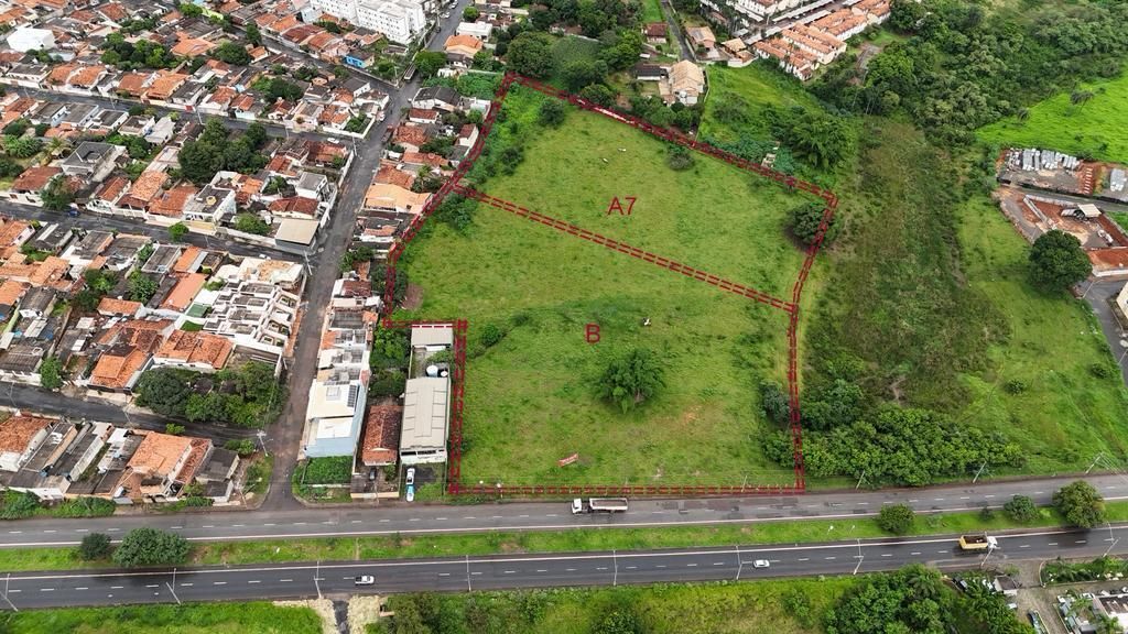 Foto 2 — Terreno de 22.000m² em Sete Lagoas.