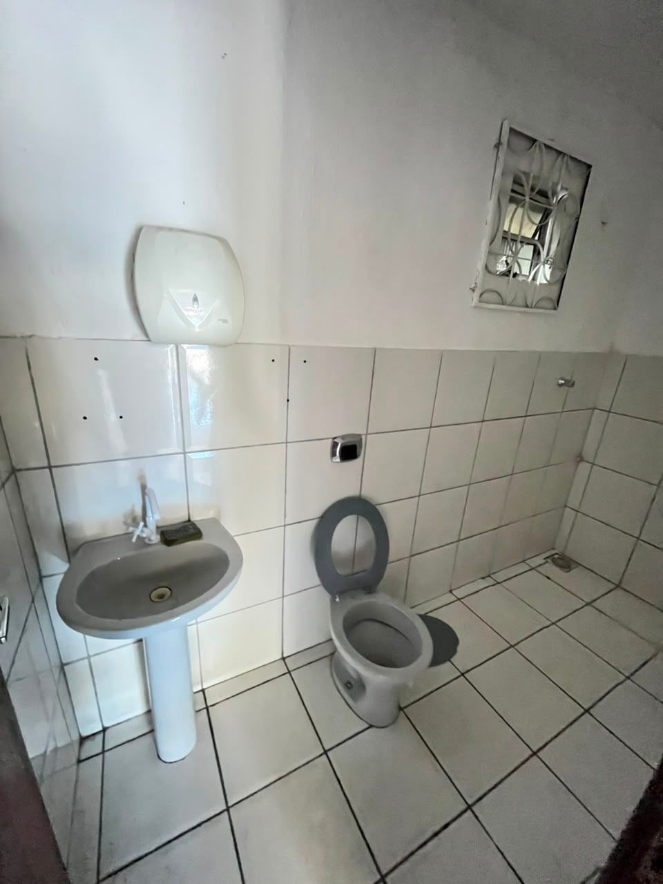 Foto 4 — Loja comercial, galpão e casa em segundo andar em Santa Luzia
