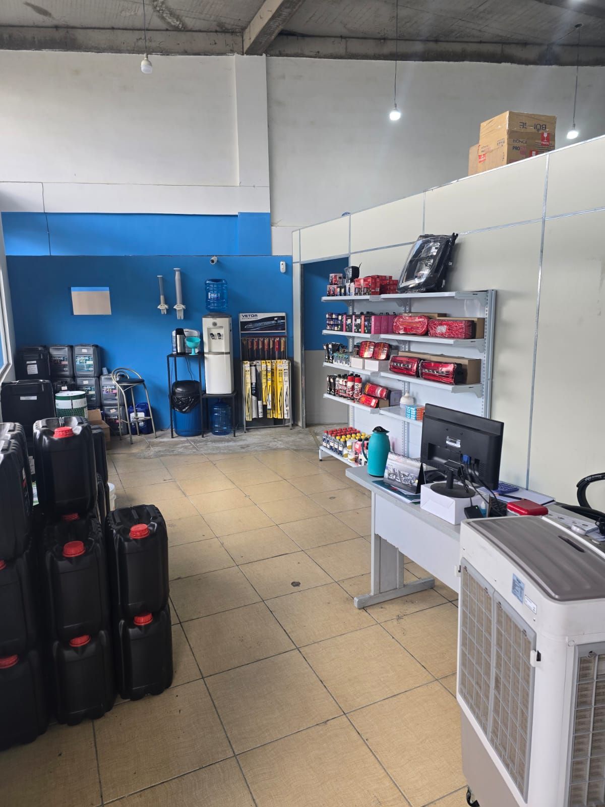 Foto 5 — Prédio Comercial na Avenida Tropical em Contagem