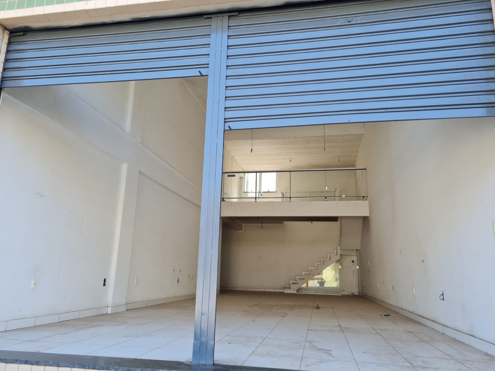Foto 4 — Prédio Comercial na Avenida Tropical em Contagem