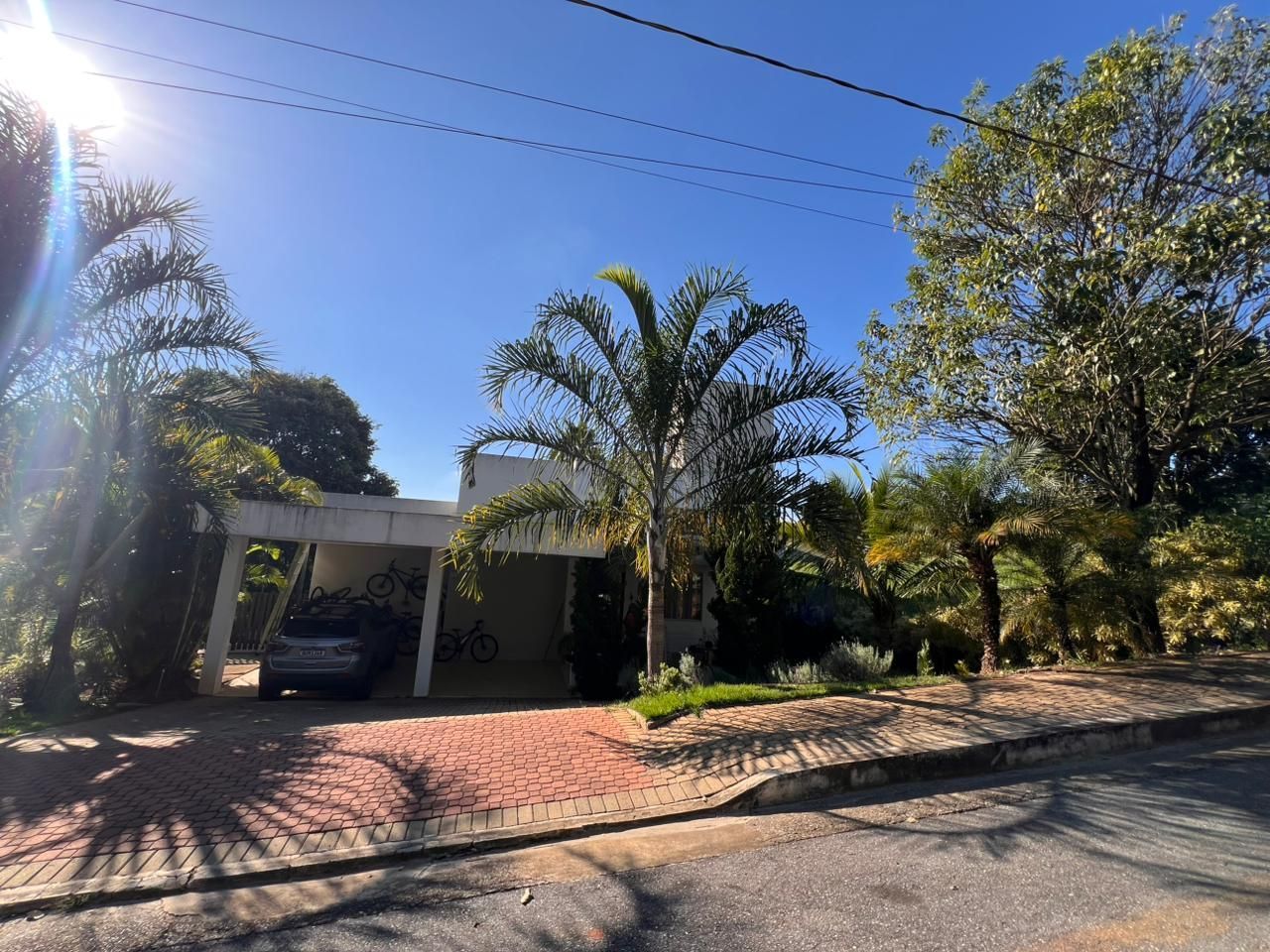 Foto 2 — Casa Quaresmeiras