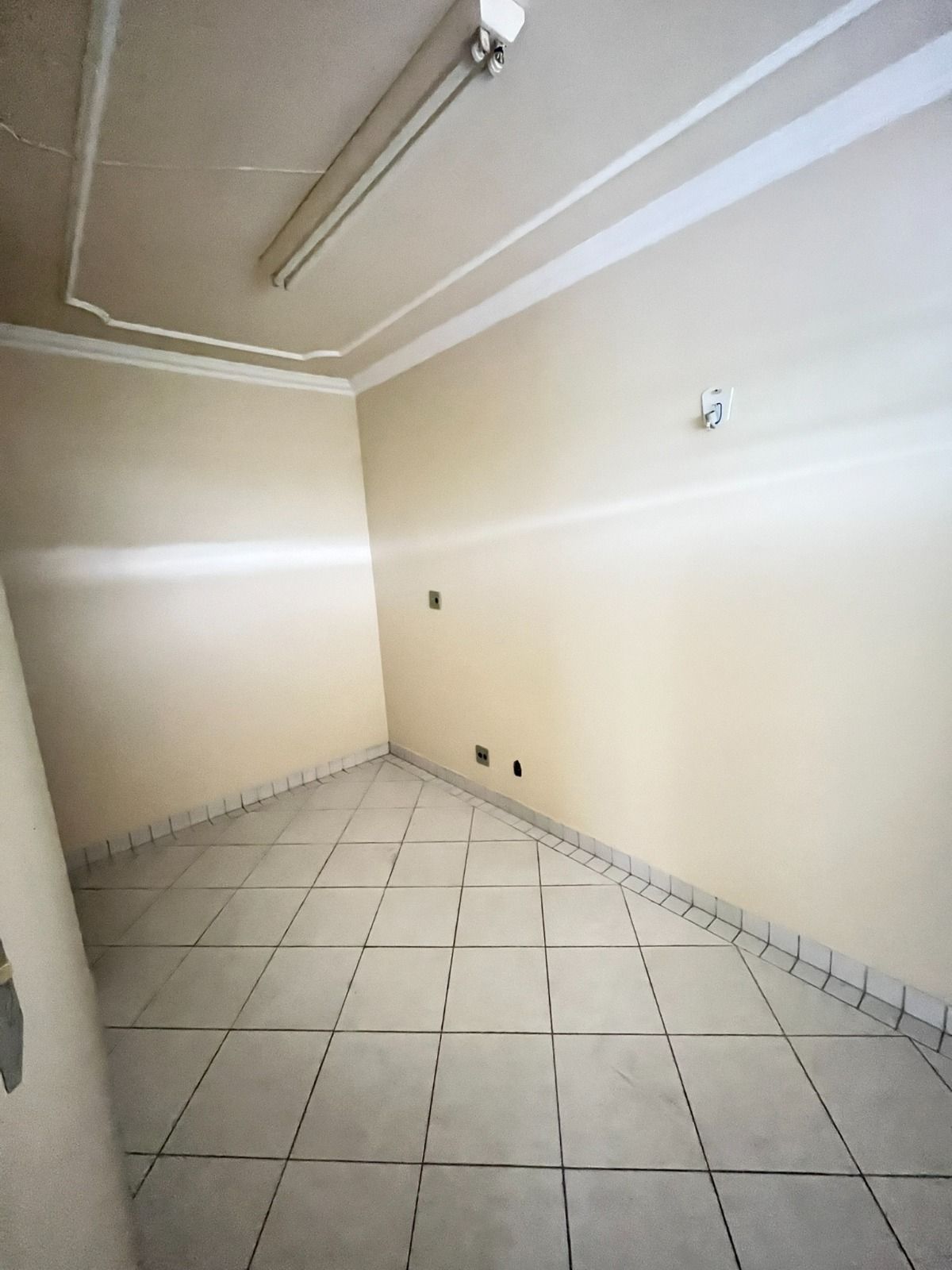 Foto 5 — Sala comercial para venda e locação no centro de Pedro Leopoldo