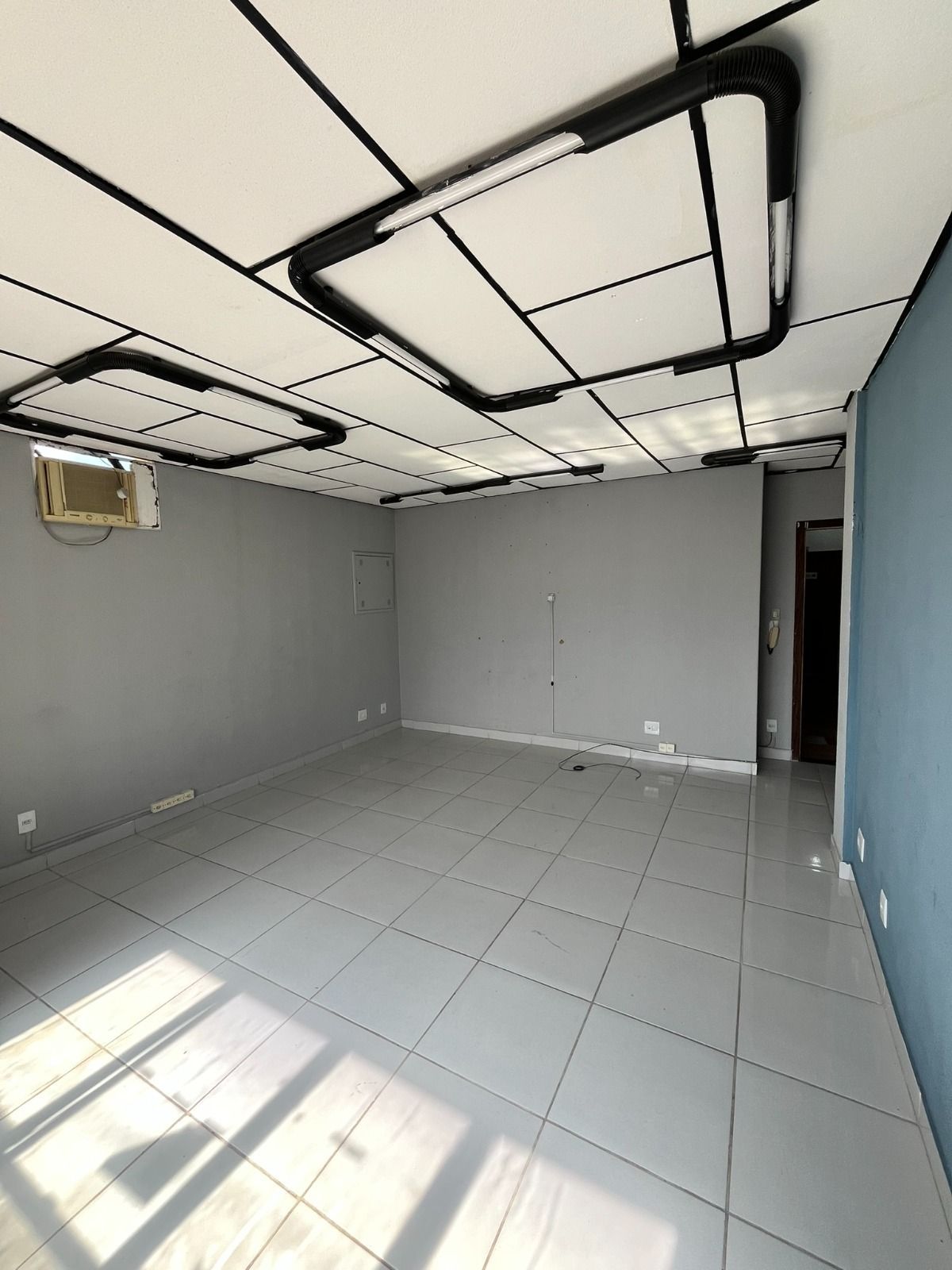 Foto 4 — Sala para venda no centro de Pedro Leopoldo