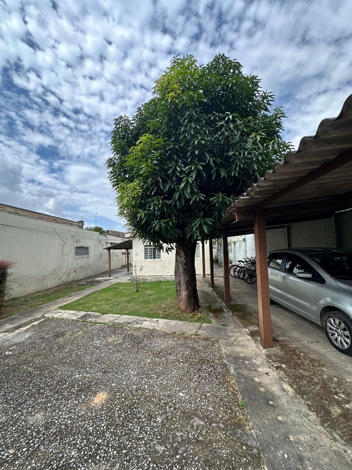 Foto 2 — Duas aconchegantes casas à venda juntas no centro de Pedro Leopoldo