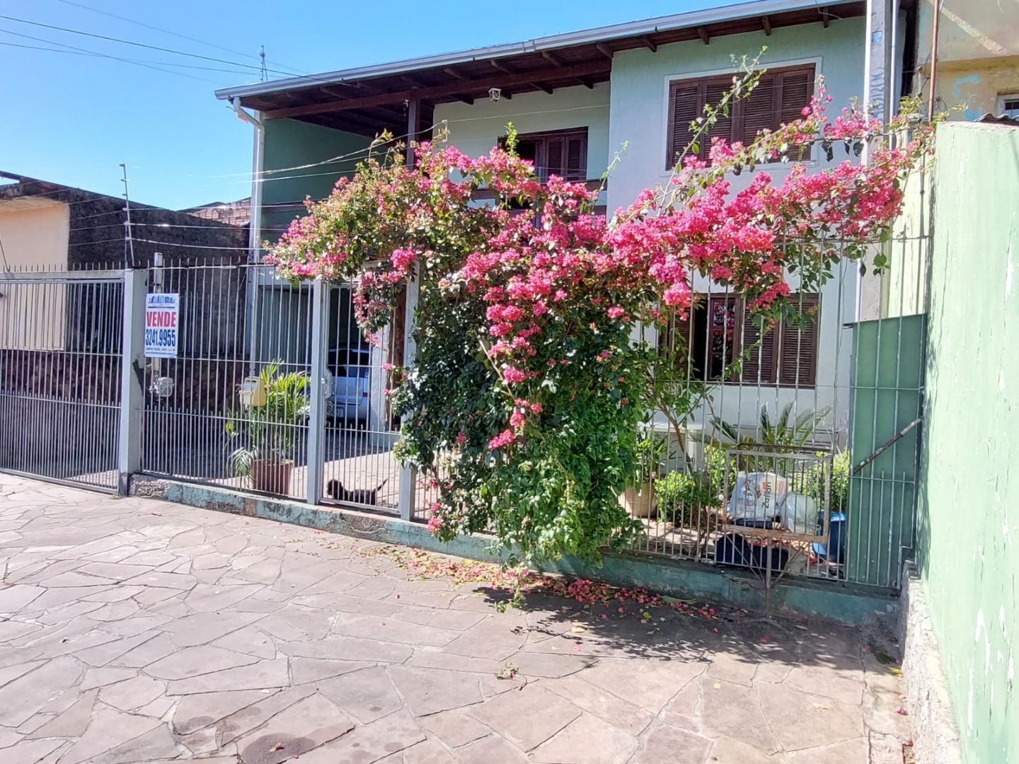 Casa à venda com 6 quartos, 247m² - Foto 2