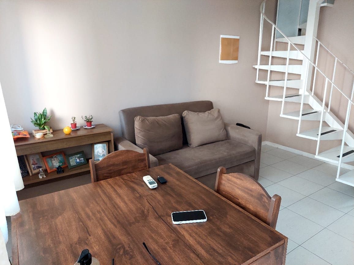 Casa à venda com 3 quartos, 92m² - Foto 4