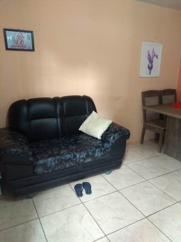 Casa à venda com 2 quartos, 70m² - Foto 4