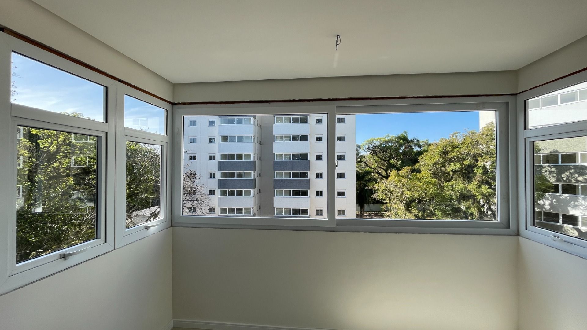 Apartamento à venda com 3 quartos, 91m² - Foto 3