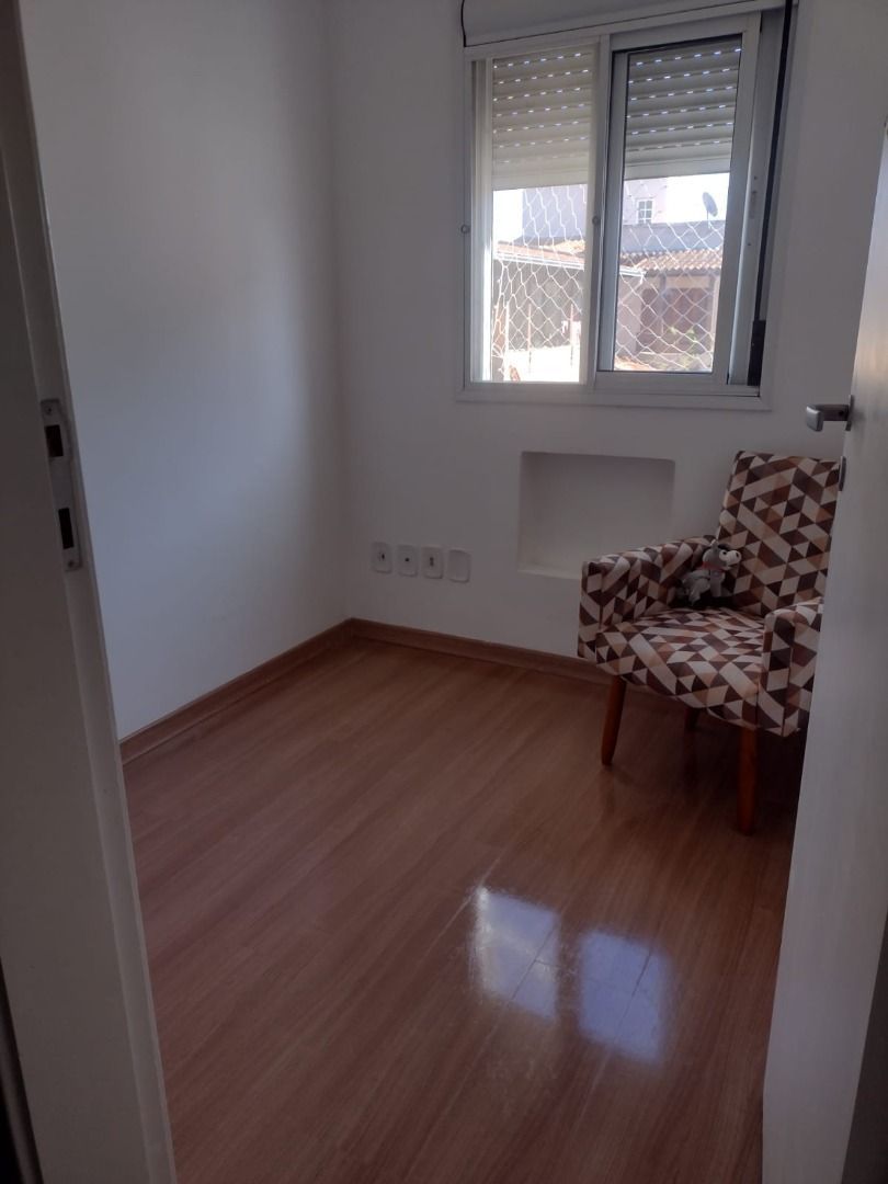 Casa à venda com 4 quartos, 98m² - Foto 4