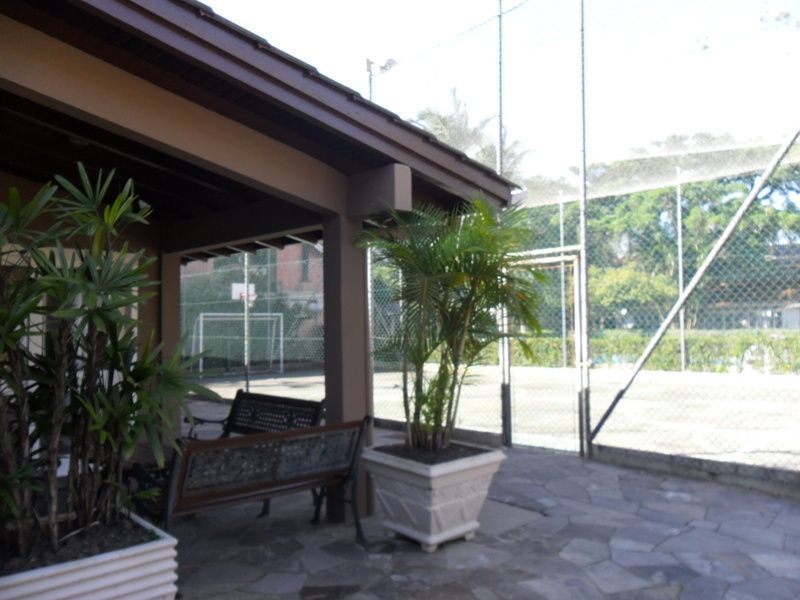 Casa à venda com 3 quartos, 250m² - Foto 2