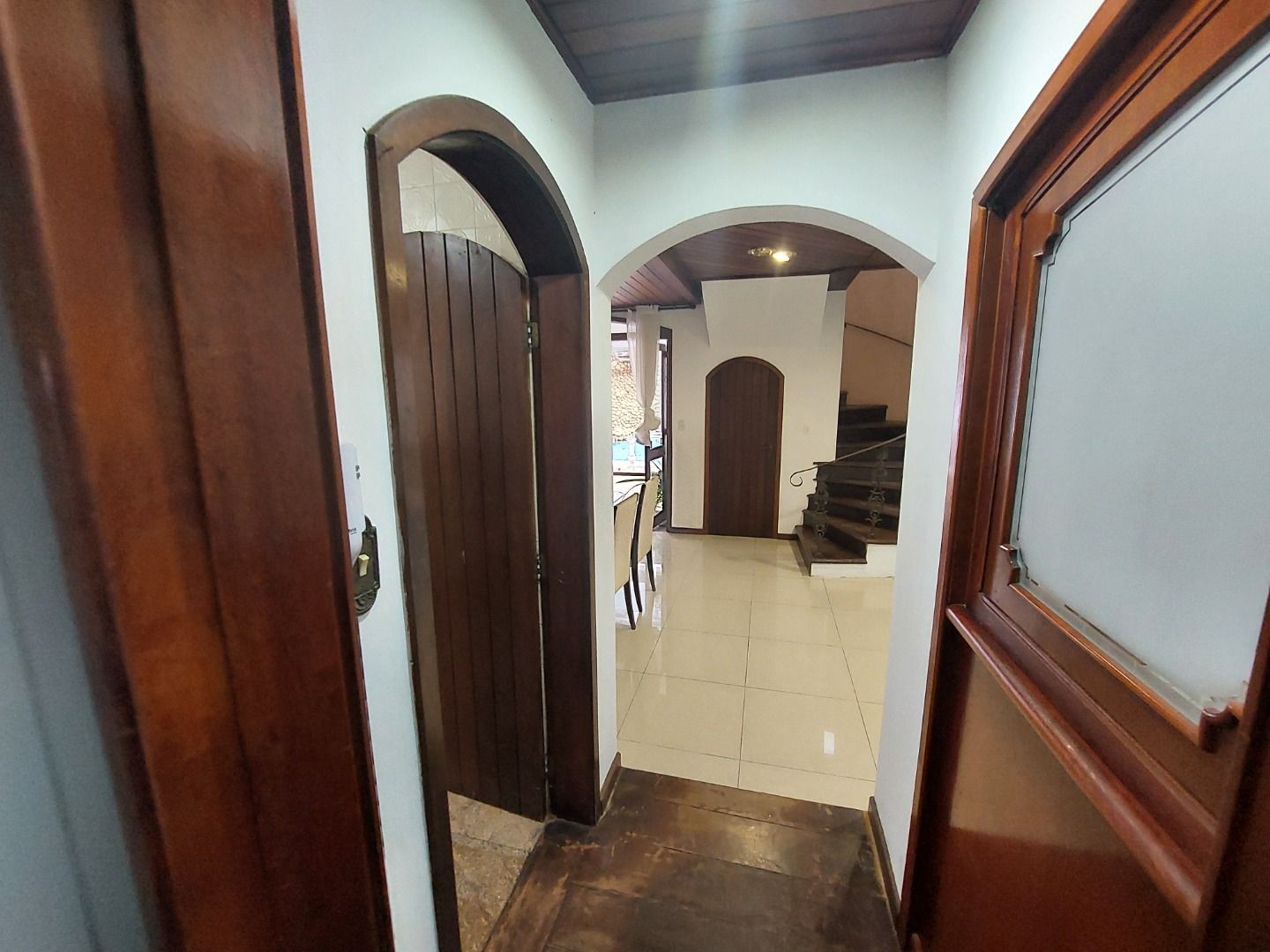 Casa para alugar com 5 quartos, 382m² - Foto 13