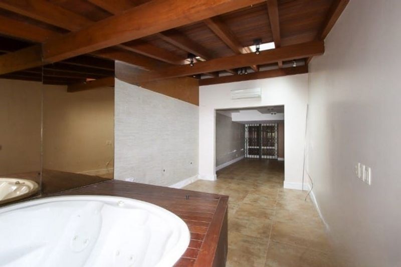 Casa para alugar com 3 quartos, 495m² - Foto 21