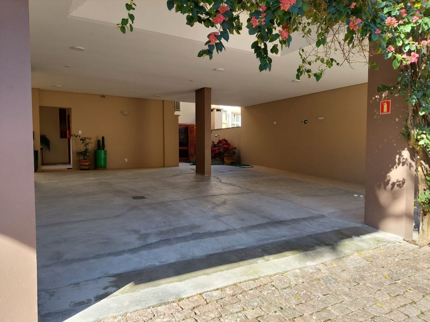 Apartamento à venda com 2 quartos, 69m² - Foto 29