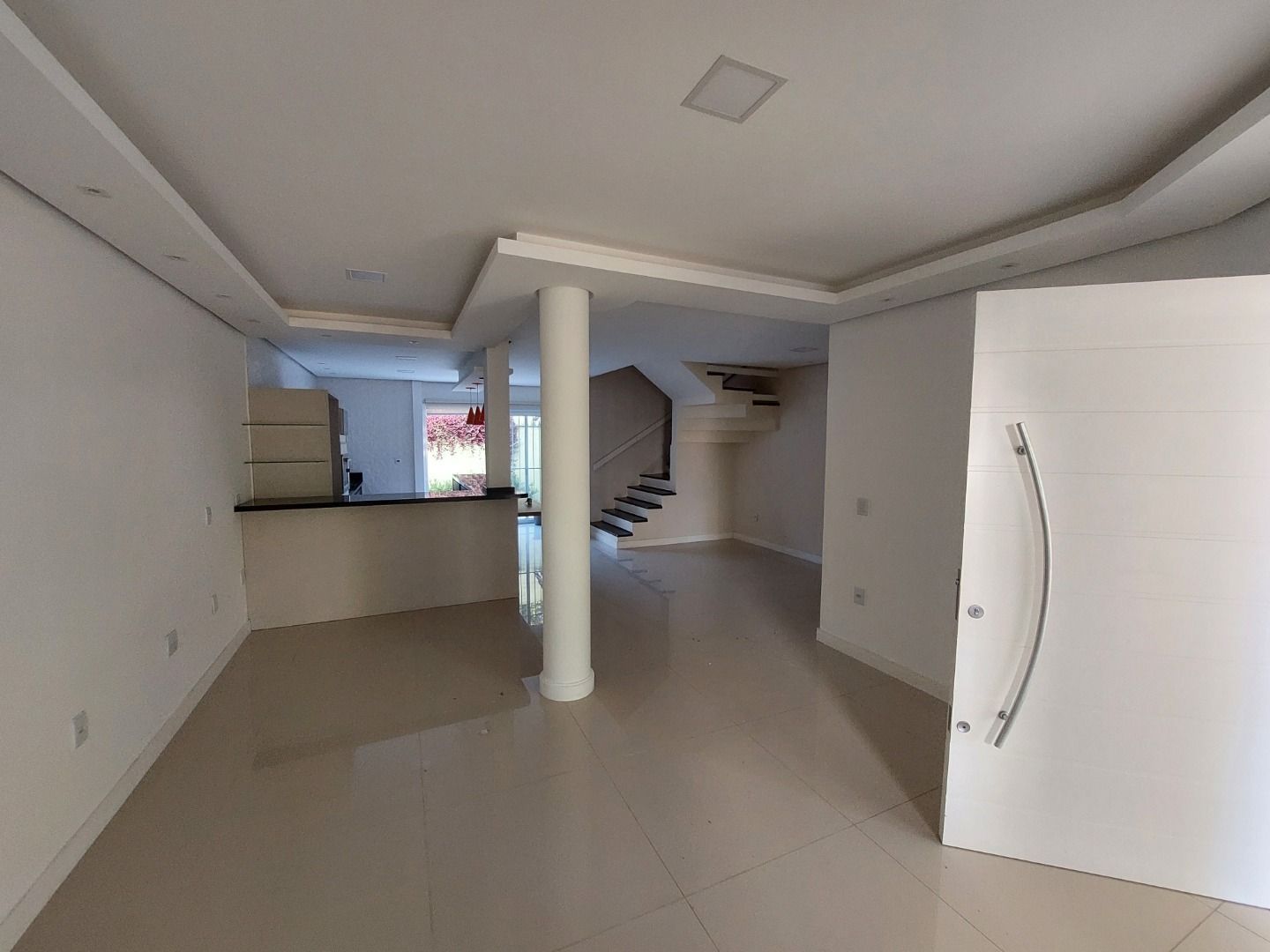 Casa para alugar com 3 quartos, 210m² - Foto 3