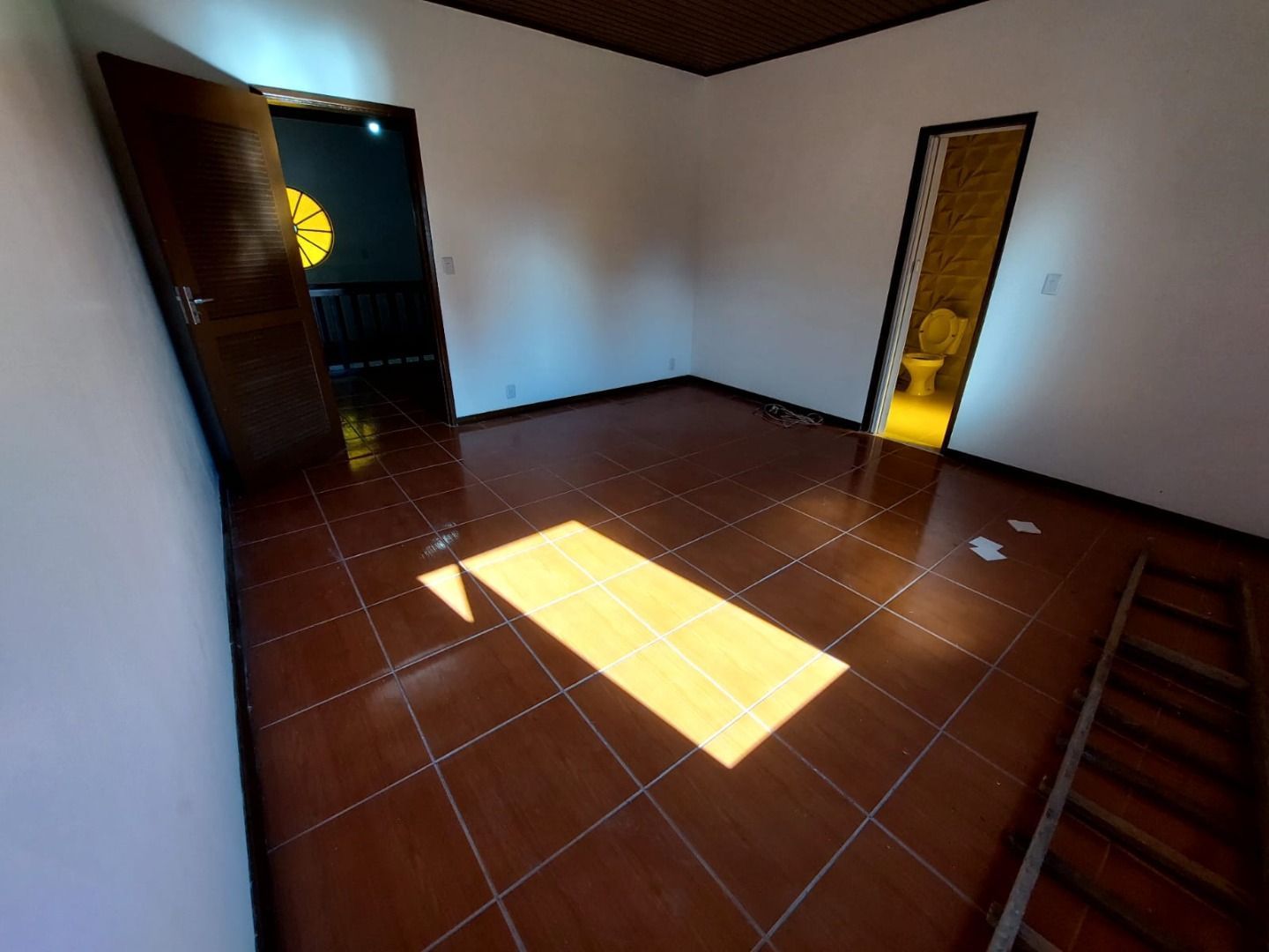 Casa à venda com 3 quartos, 241m² - Foto 29