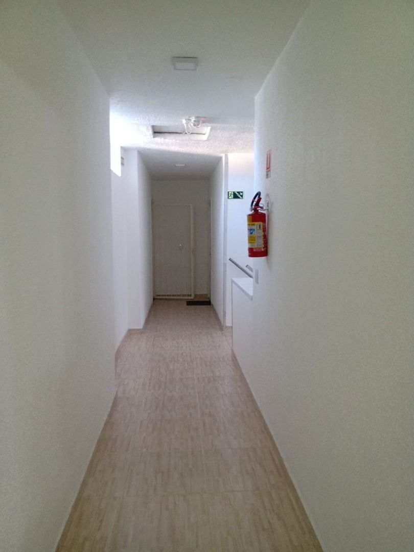 Apartamento à venda com 1 quarto, 34m² - Foto 2