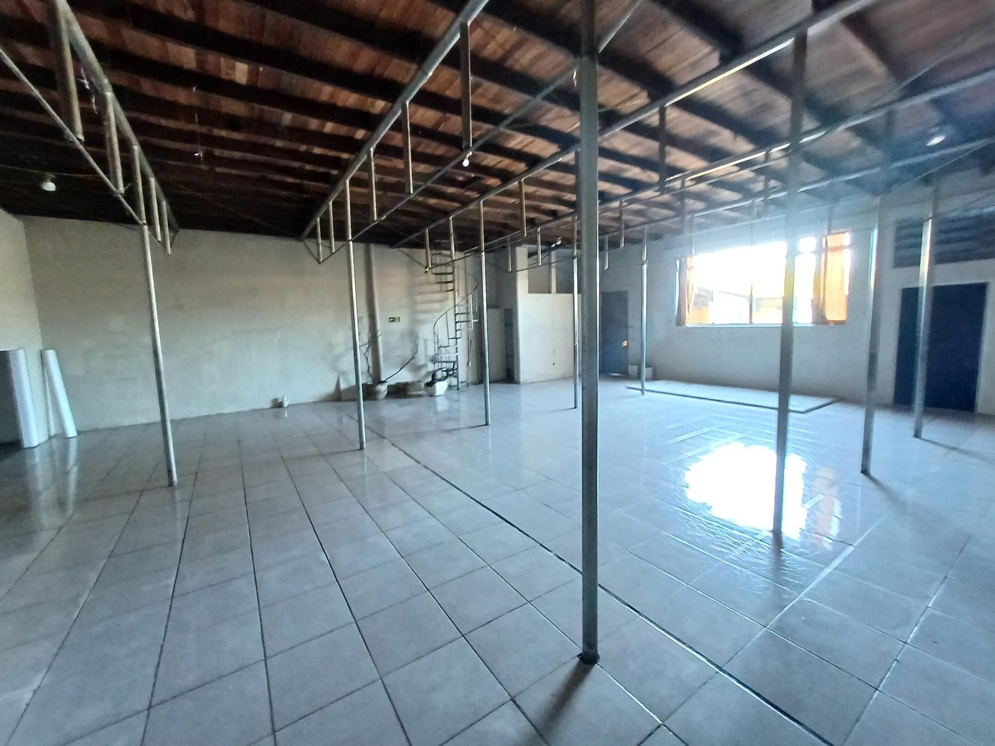 Depósito-Galpão-Armazém para alugar com 8 quartos, 435m² - Foto 8