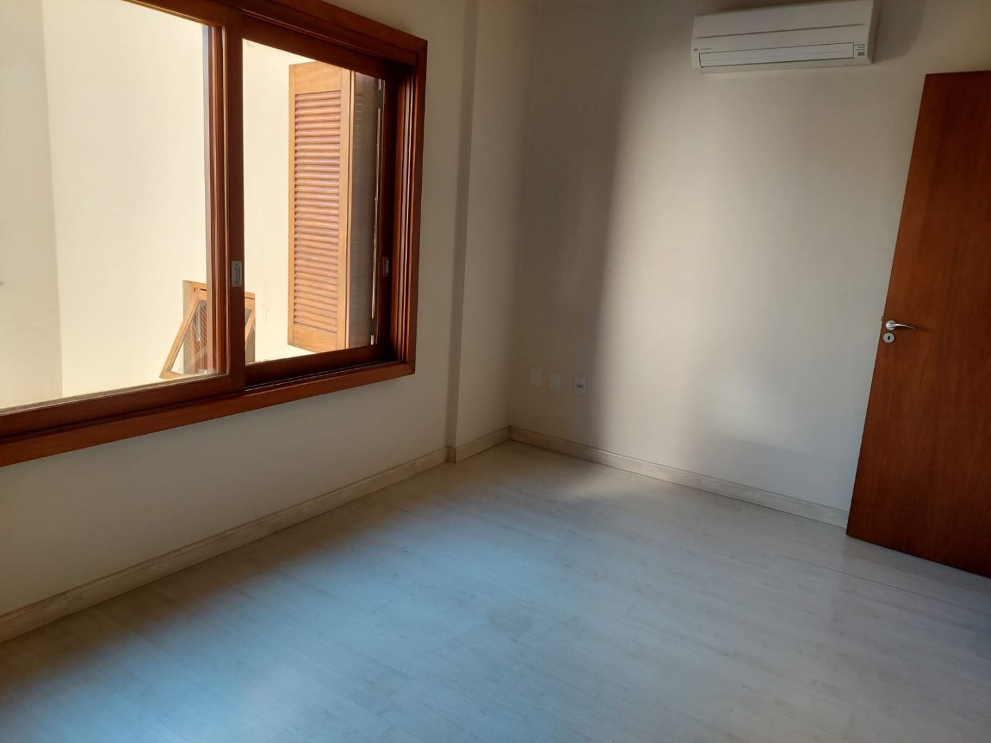 Apartamento à venda com 3 quartos, 122m² - Foto 23