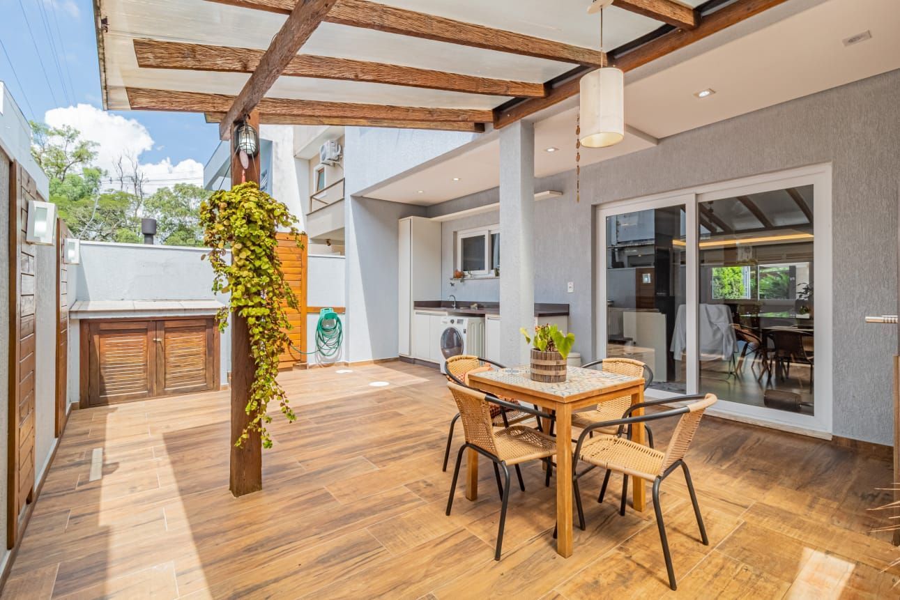 Casa, 4 quartos, 247 m² - Foto 1
