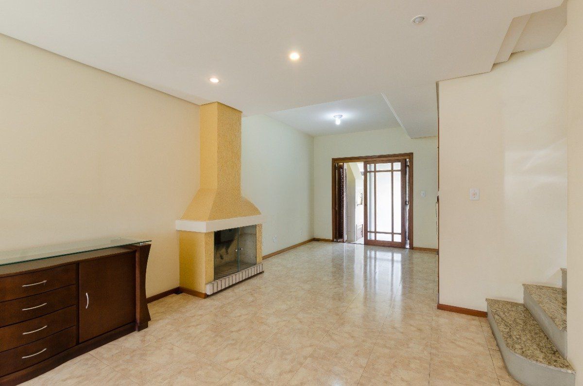 Casa à venda com 4 quartos, 290m² - Foto 2