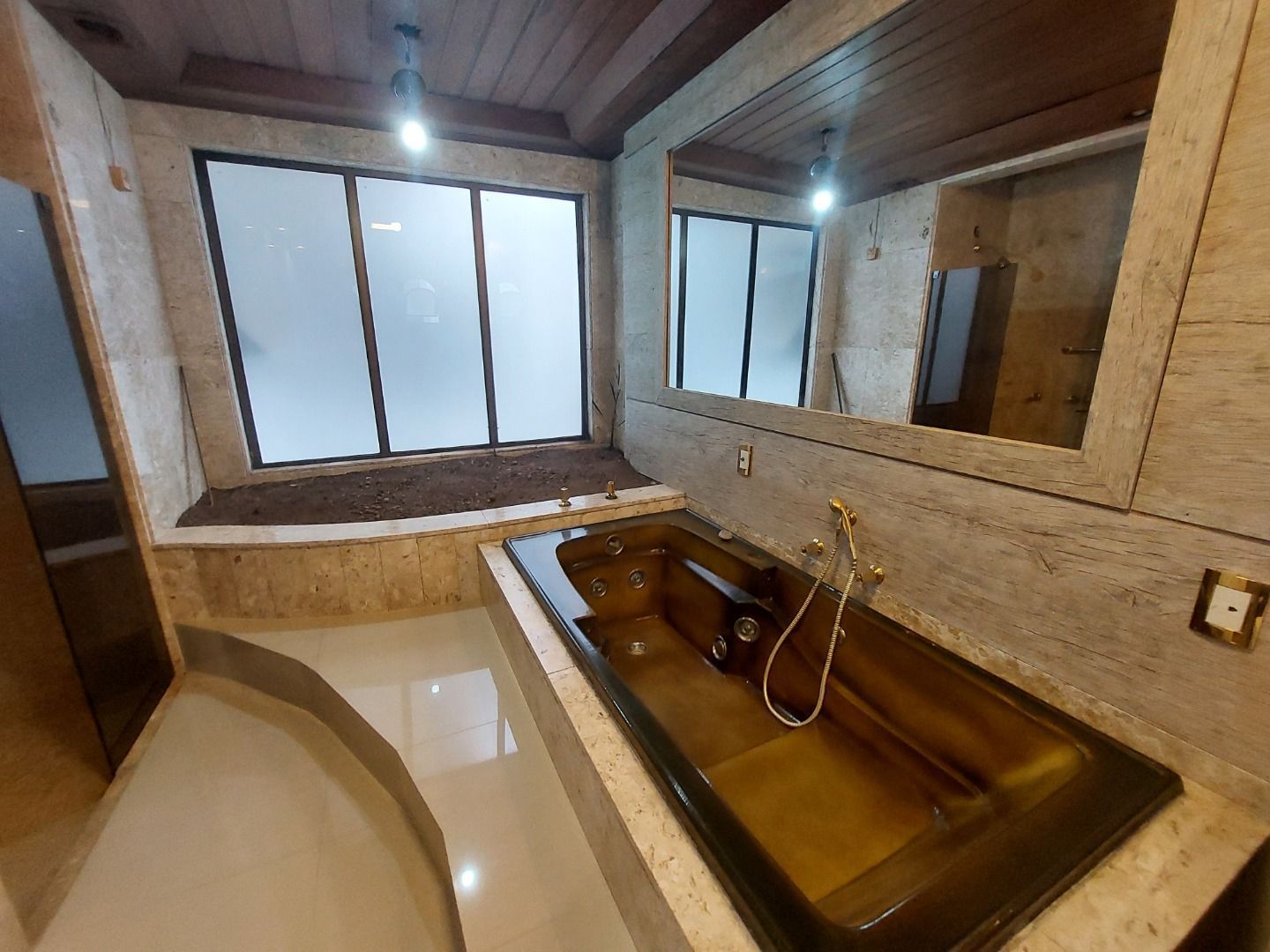 Casa para alugar com 5 quartos, 382m² - Foto 33