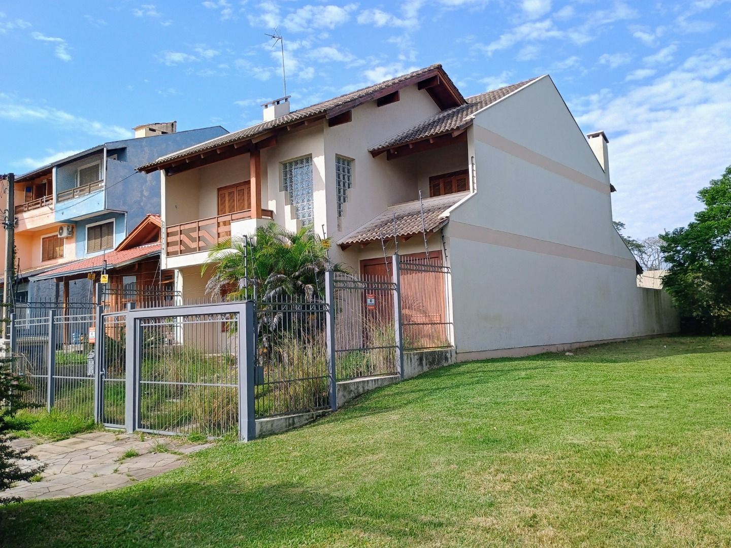 Casa, 3 quartos, 196 m² - Foto 1