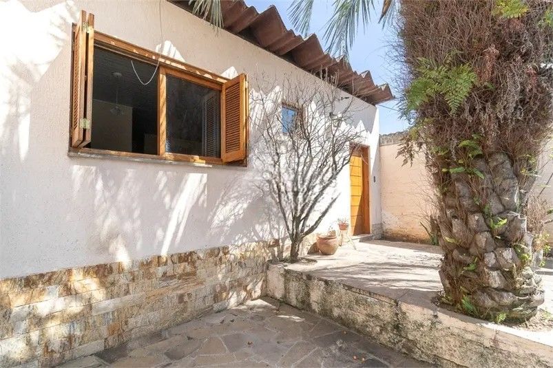 Casa, 4 quartos, 129 m² - Foto 1