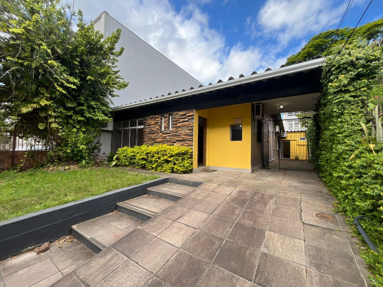 Casa, 6 quartos, 248 m² - Foto 1