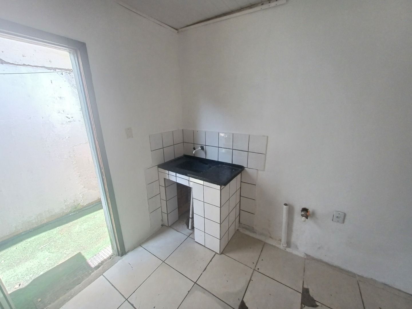 Casa para alugar com 2 quartos, 48m² - Foto 3