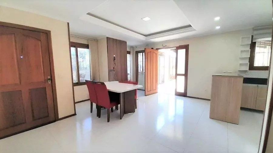 Casa para alugar com 3 quartos, 181m² - Foto 3
