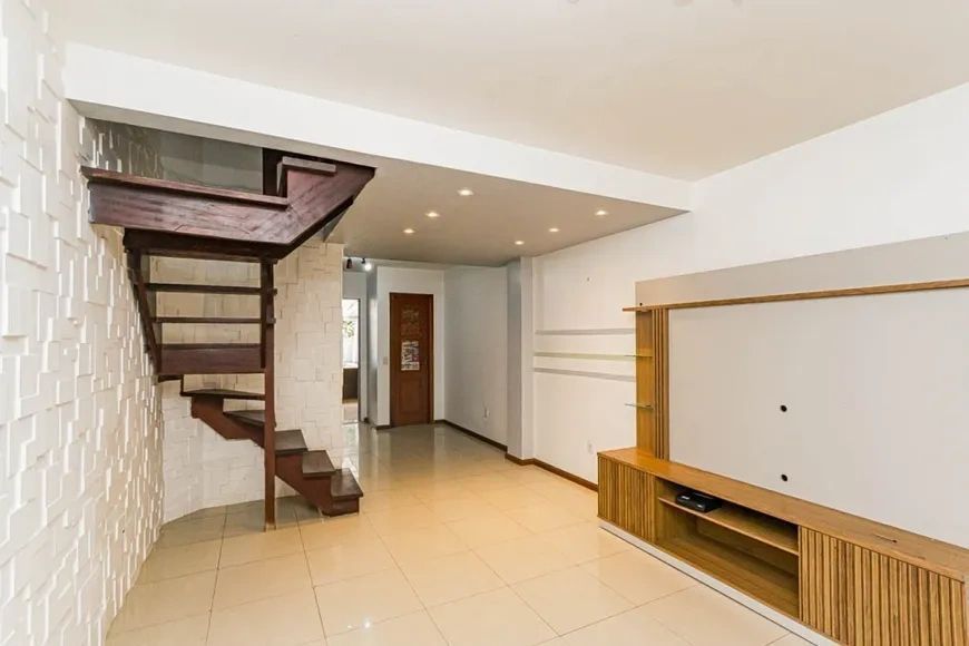 Casa à venda com 3 quartos, 120m² - Foto 3