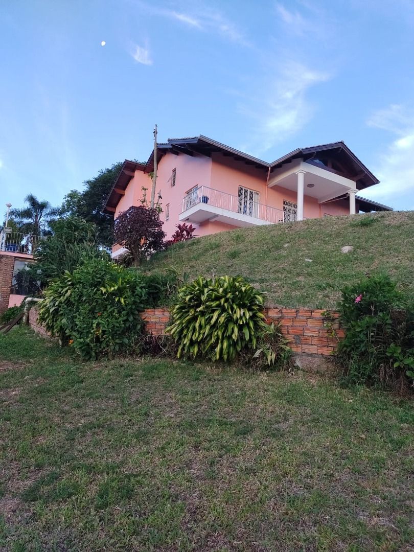 Casa, 4 quartos, 329 m² - Foto 2